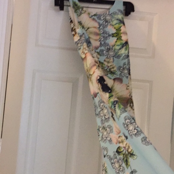 Dress - Picture 3 of 4